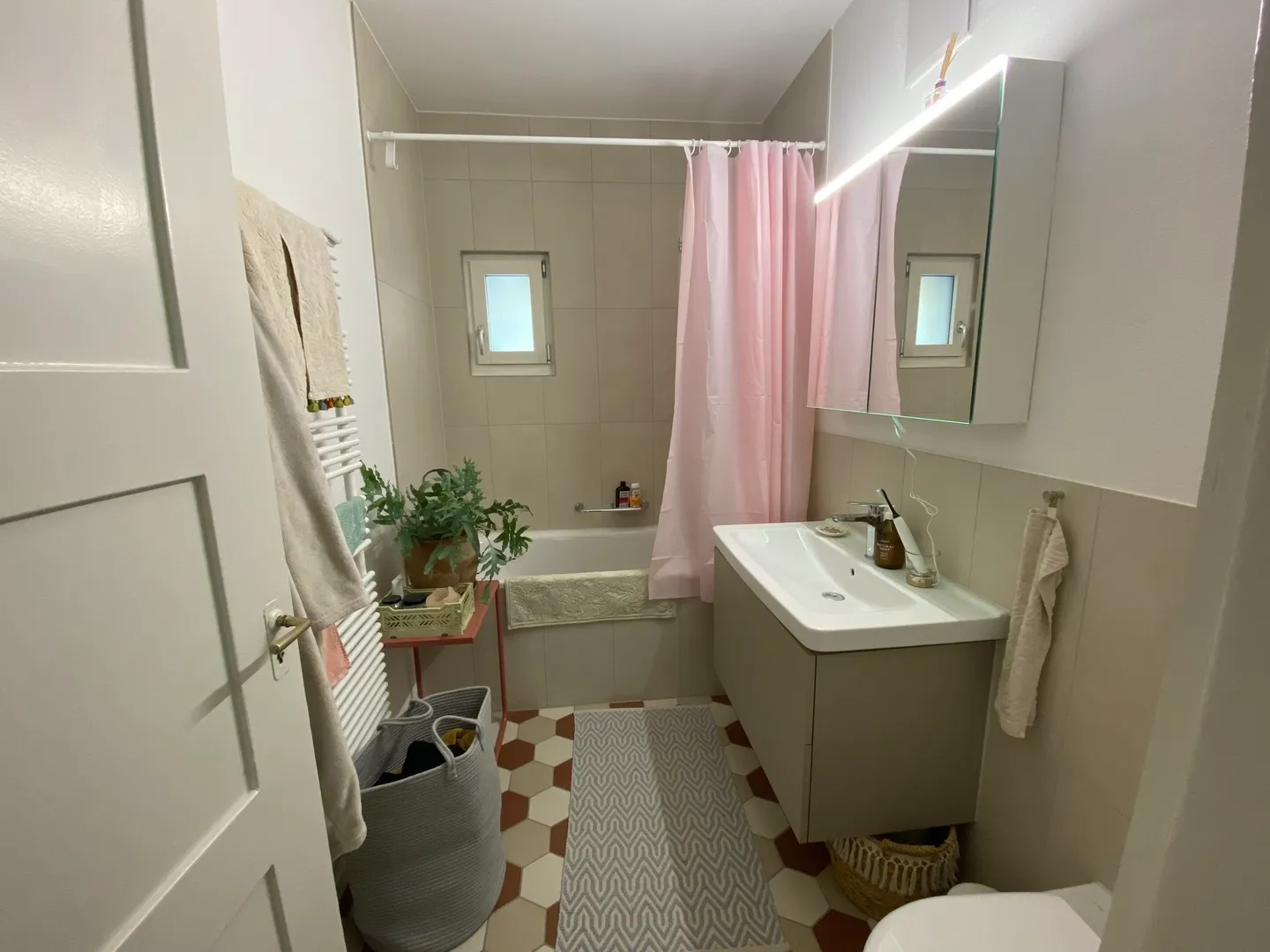 Appartement rénové avec jardin - Photo 4 sur 7