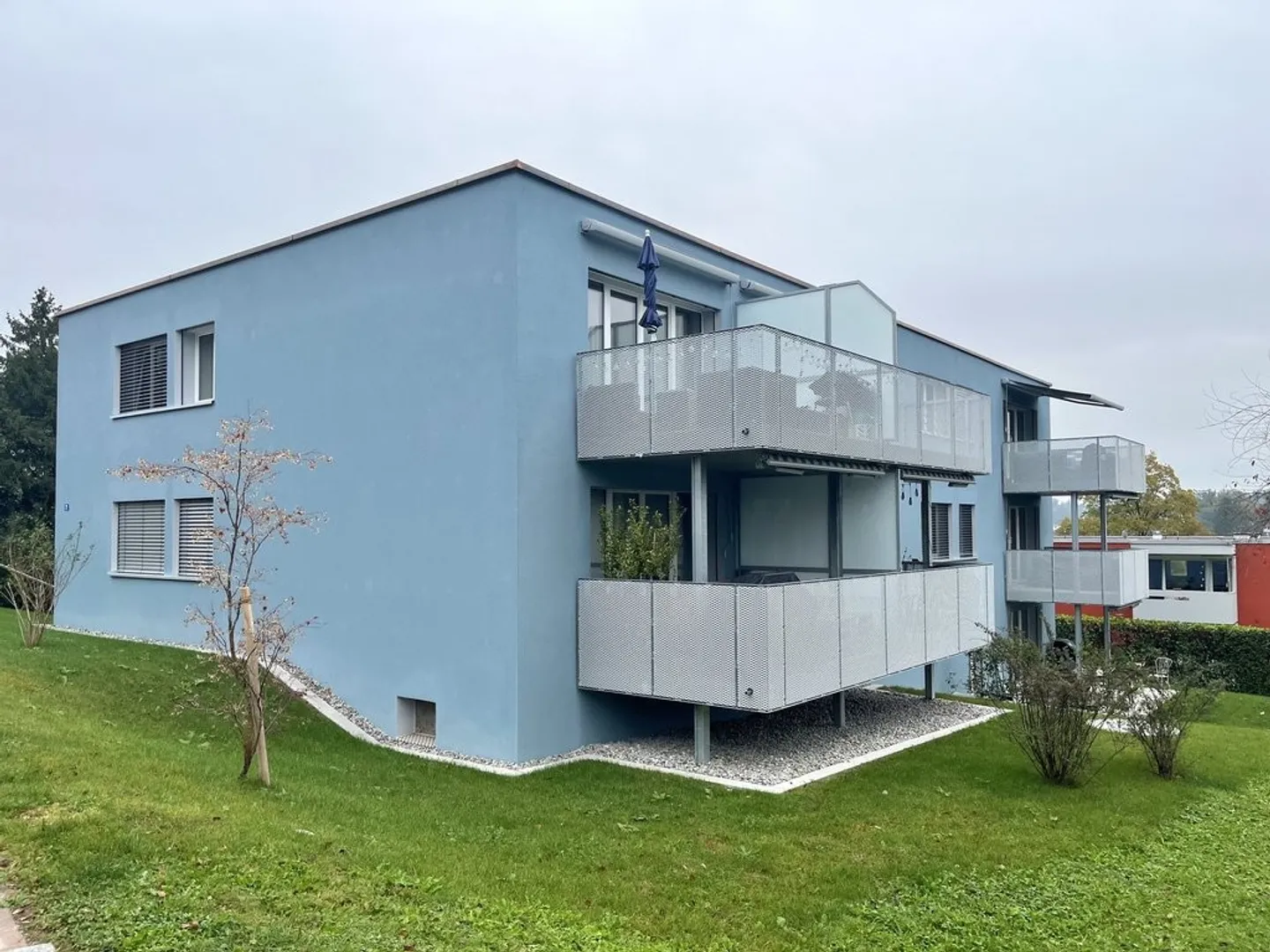 Appartement de 3,5 pièces entièrement rénové en 2023 - Photo 1 sur 9