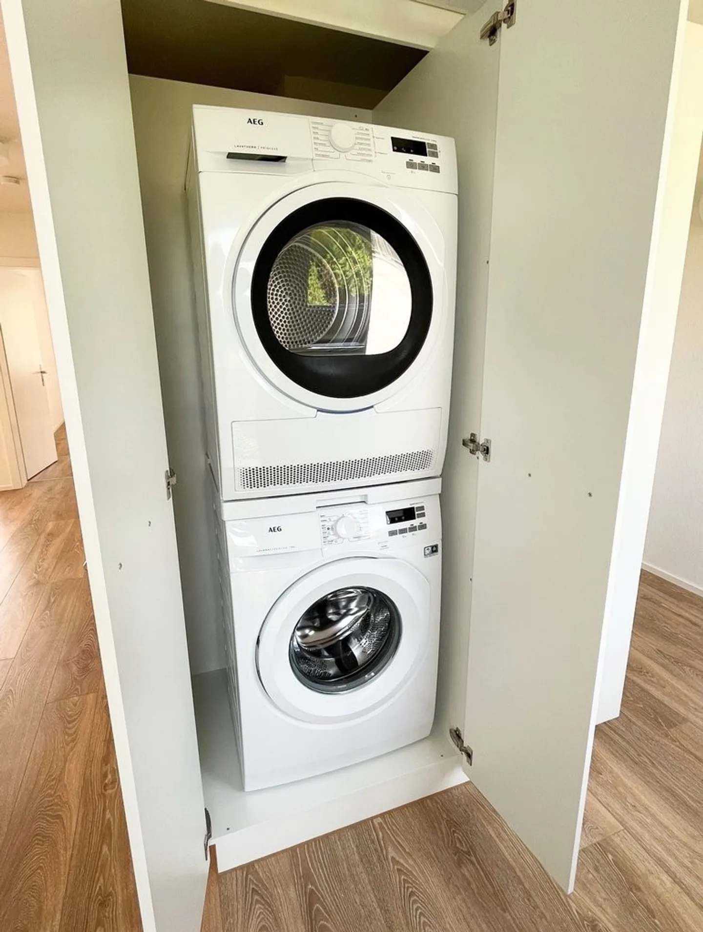 Appartement de 3,5 pièces entièrement rénové en 2023 - Photo 8 sur 9