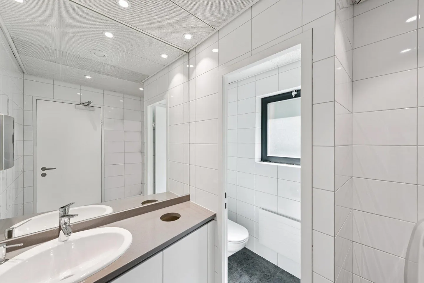 Piano ufficio ampliato vicino a HB - disponibile immediatamente! - Foto 4 di 7