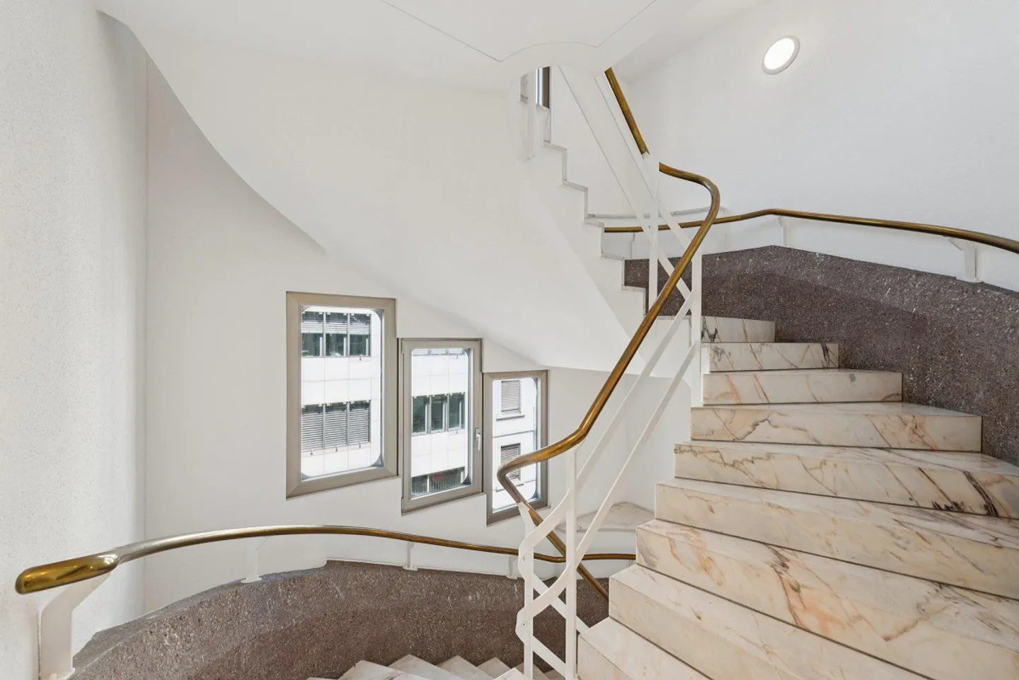 Piano ufficio ampliato vicino a HB - disponibile immediatamente! - Foto 6 di 7