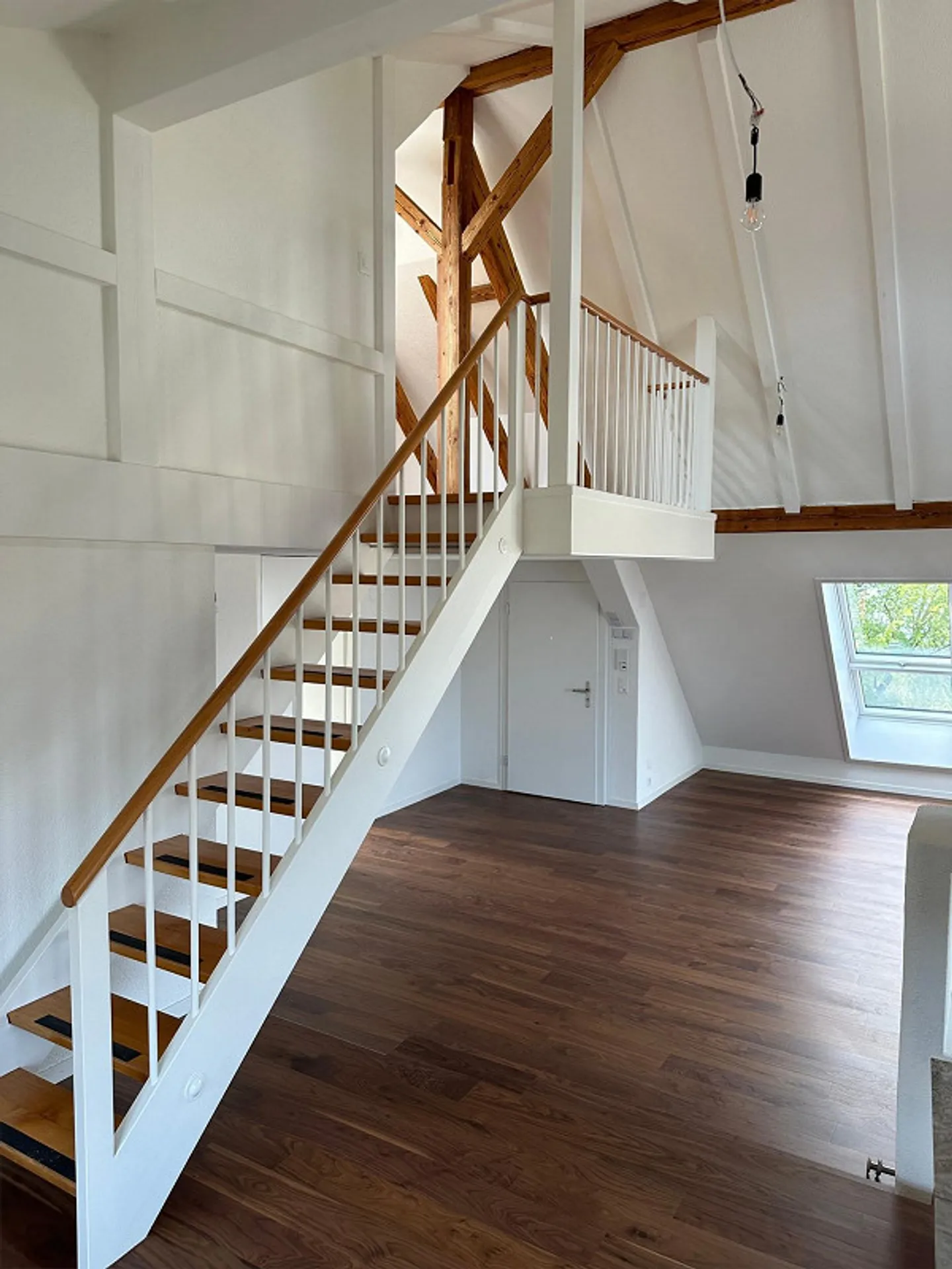 Unique 2.5 Room Apartment in Optimal Location - Photo 2 of 13