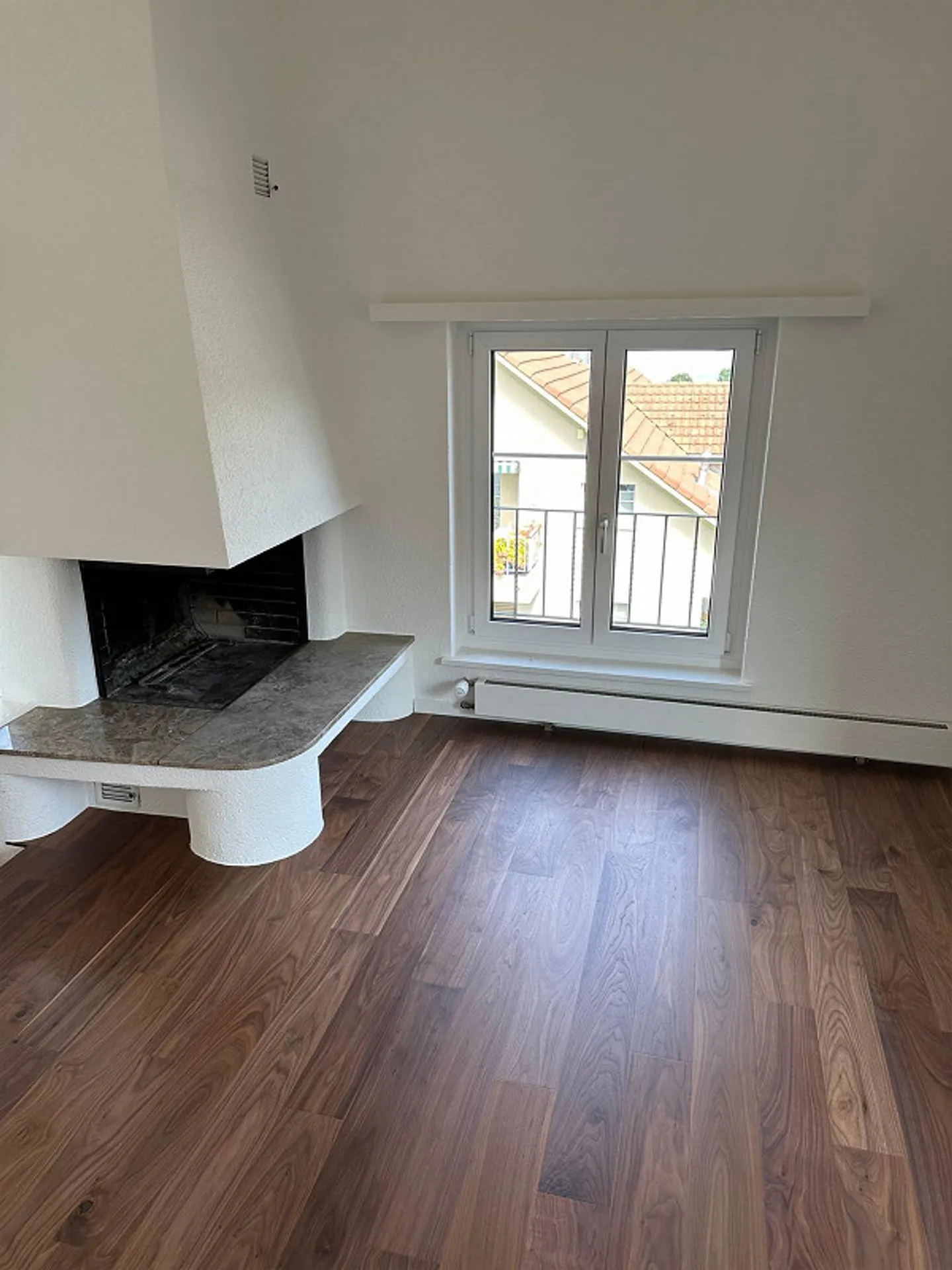 Unique 2.5 Room Apartment in Optimal Location - Photo 7 of 13