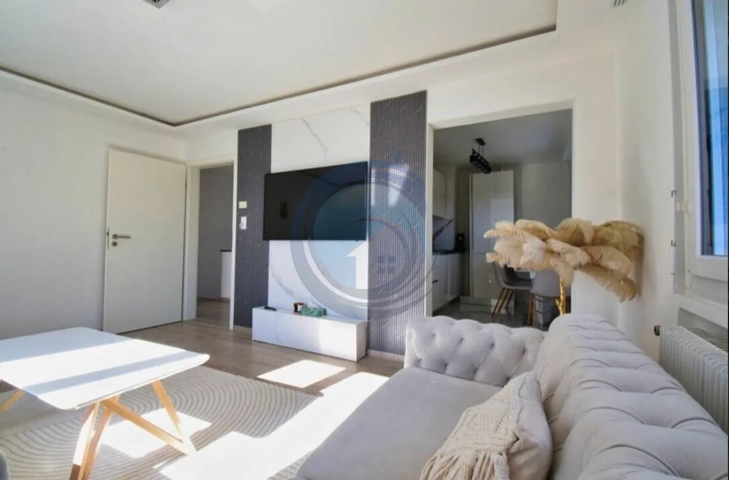 BELLE VILLA INDIVIDUELLE RÉNOVÉE AVEC GRAND TERRAIN ET VUE DÉGAGÉE - Foto 4 von 8