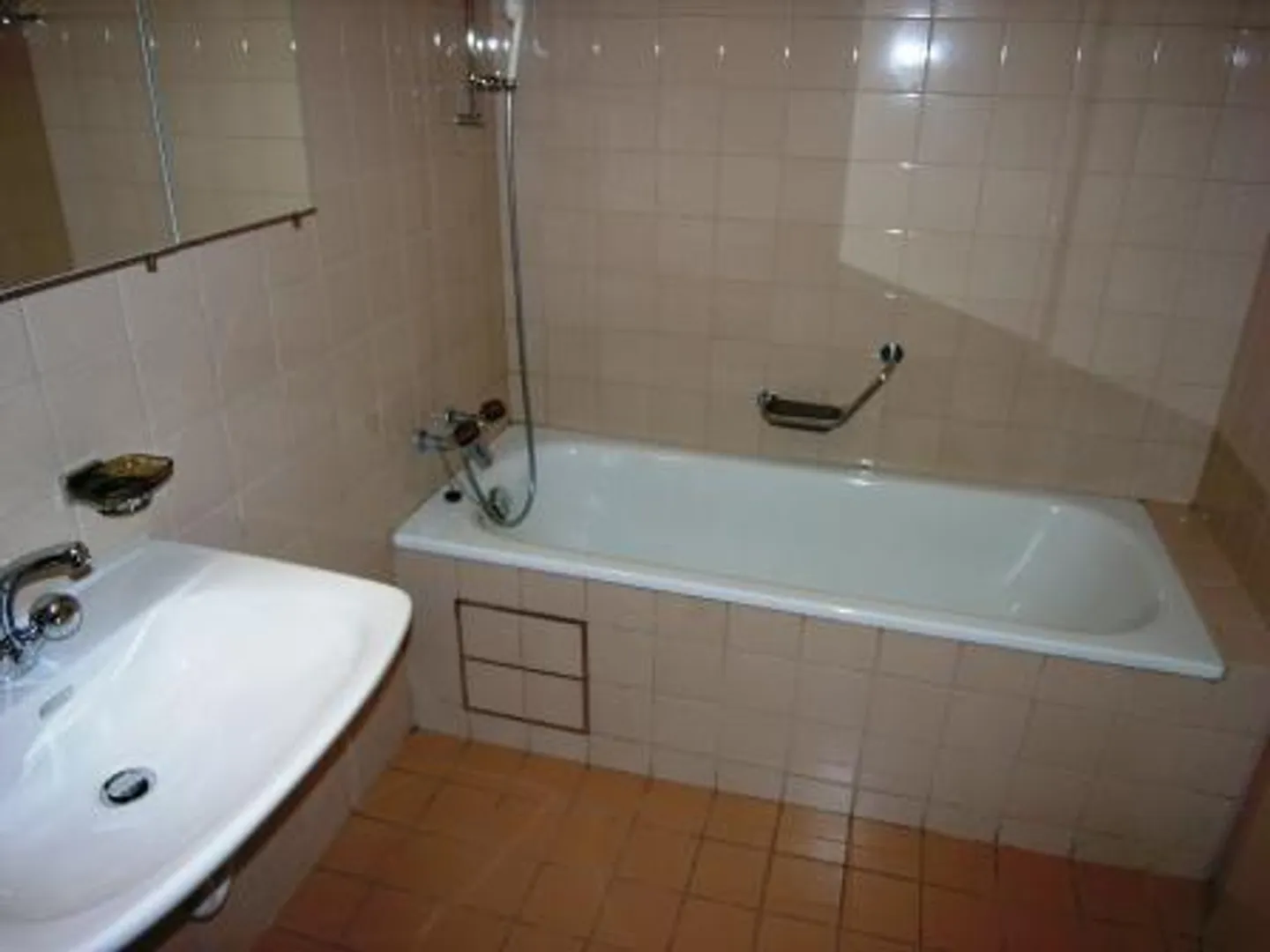 In the Schützenmatt district, spacious 4-room apartment - Photo 8 of 9