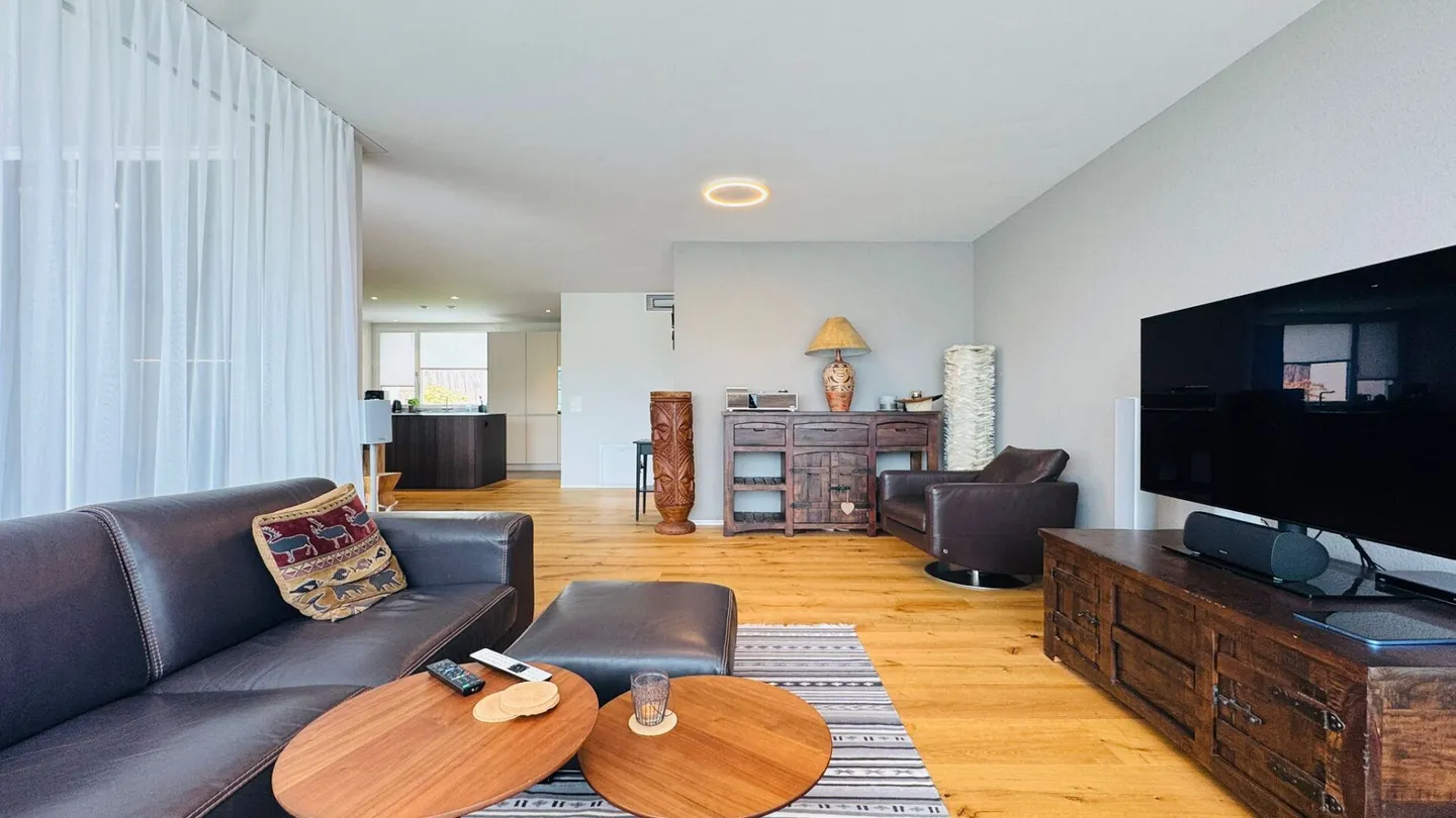 As new 5.5-room attic apartment with large terrace, 2 bathrooms and 3 indoor parking spaces - Photo 5 of 18