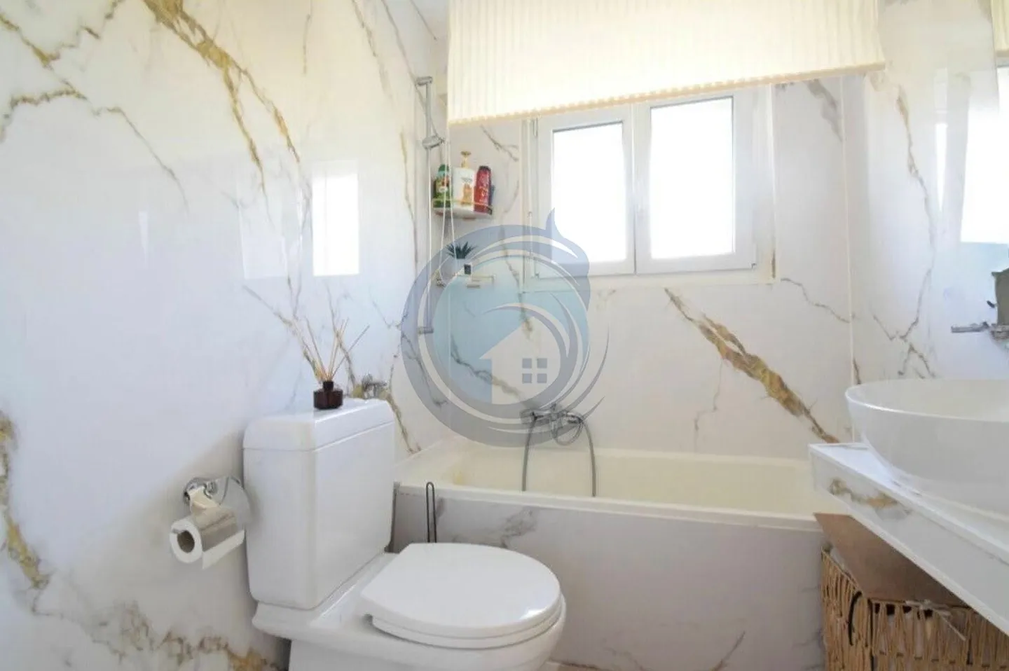 BELLE VILLA INDIVIDUELLE RÉNOVÉE AVEC GRAND TERRAIN ET VUE DÉGAGÉE - Foto 8 von 8