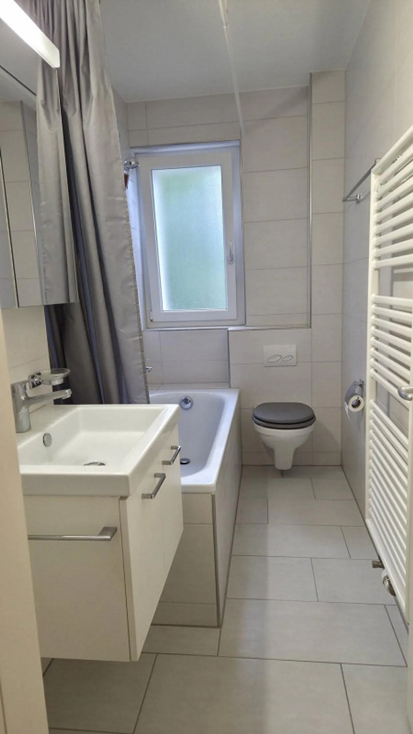 Central Apartment in a Quiet Location - Photo 7 of 8