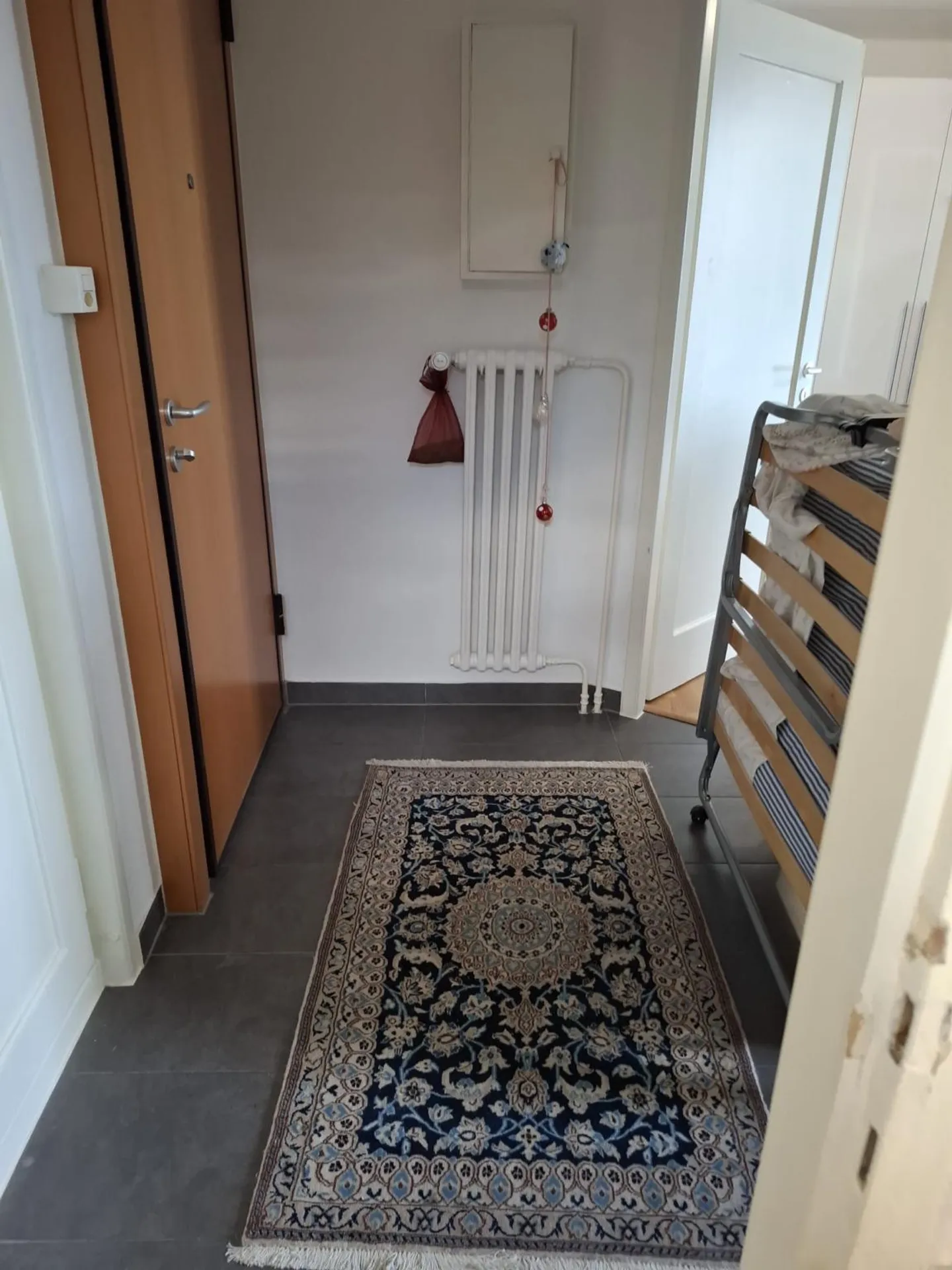 Bright Studio Apartment - Photo 2 of 4