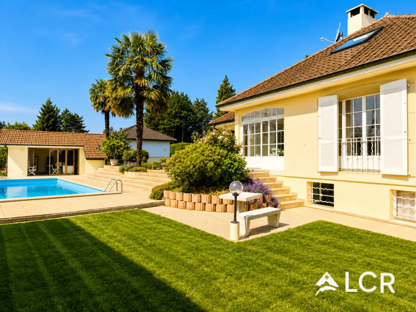 Magnifique maison individuelle 8,5 pièces / Jardin avec piscine et appartement séparé - Photo 3 sur 13