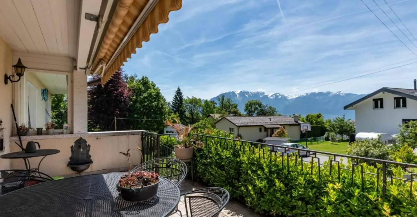 Villa spaziosa con vista montagna - Foto 1 di 7