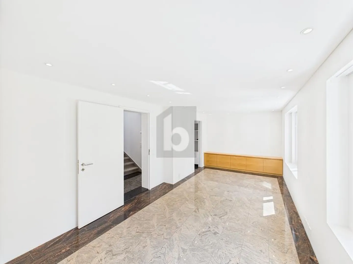 Maison contiguë 4.5 pièces - Photo 2 sur 6