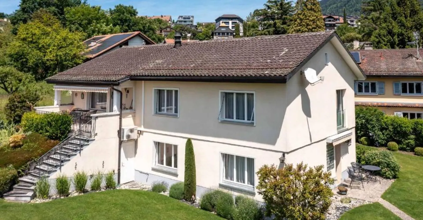 Villa spaziosa con vista montagna - Foto 2 di 7