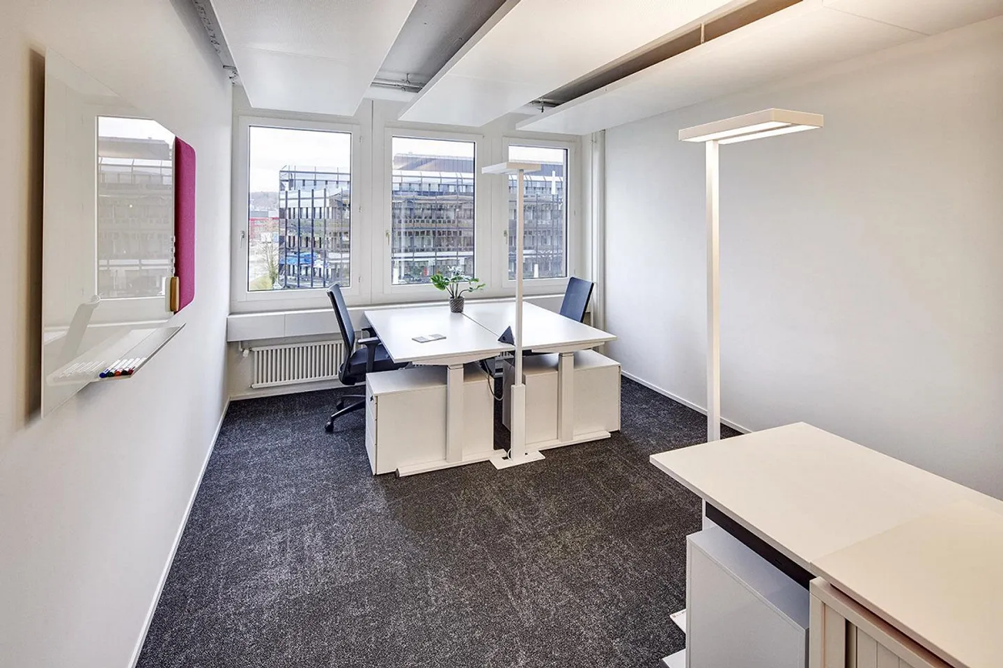 Parfait pour les petites équipes : bureau de 3 personnes dans un emplacement de choix - Bureau n° 12 - Photo 4 sur 10