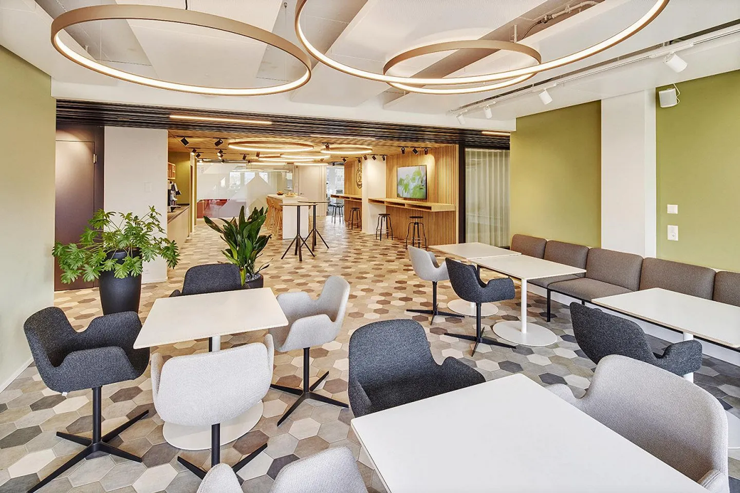 Parfait pour les petites équipes : bureau de 3 personnes dans un emplacement de choix - Bureau n° 12 - Photo 1 sur 10