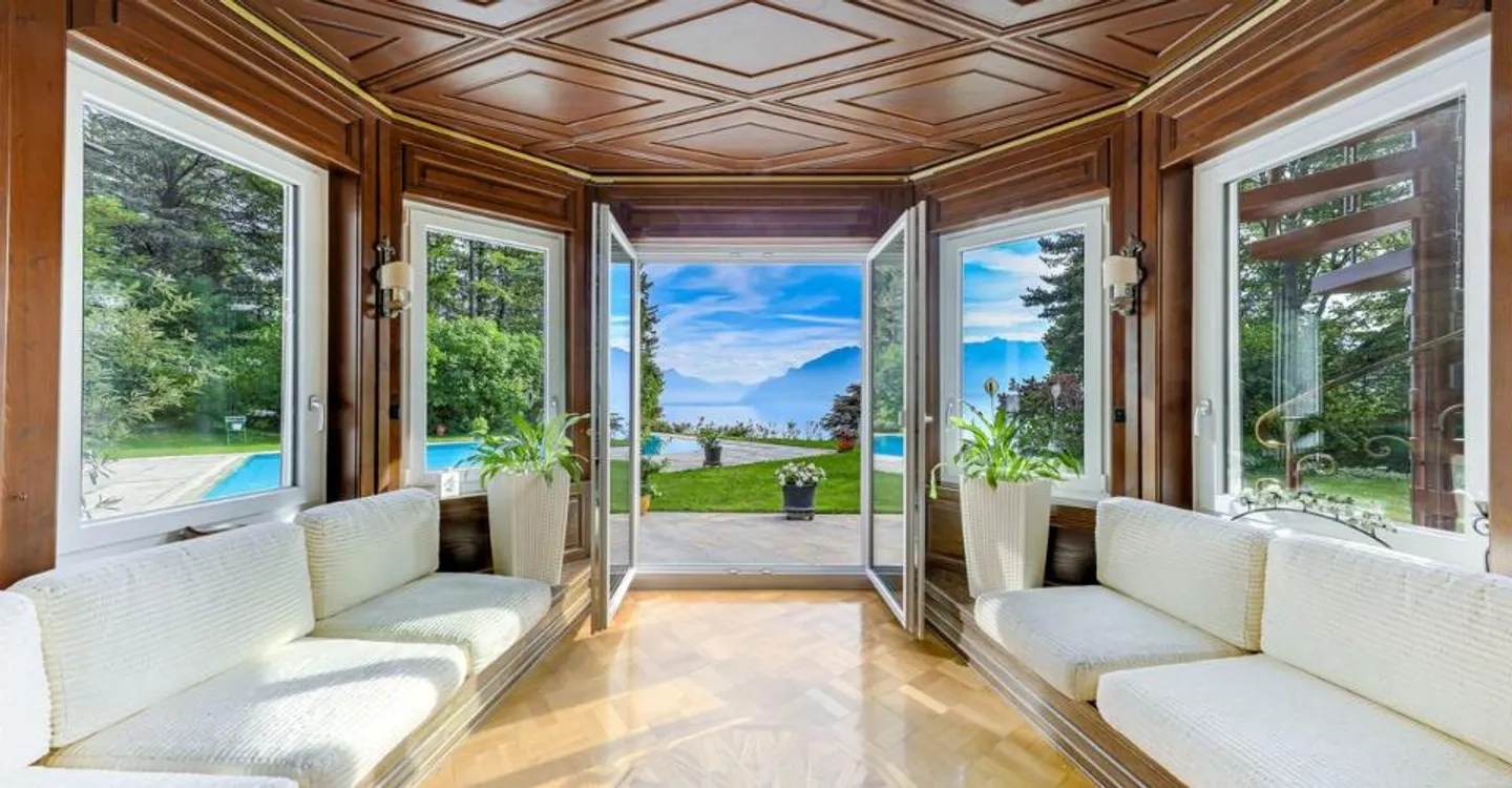 A Dream House in Chexbres - Pool and Panoramic View of the Lake and the Alps - Photo 2 of 11