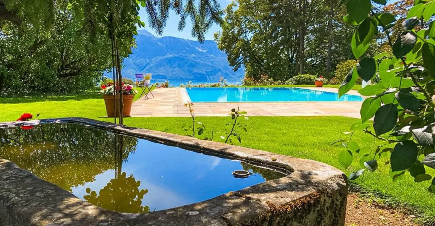 A Dream House in Chexbres - Pool and Panoramic View of the Lake and the Alps - Photo 3 of 11