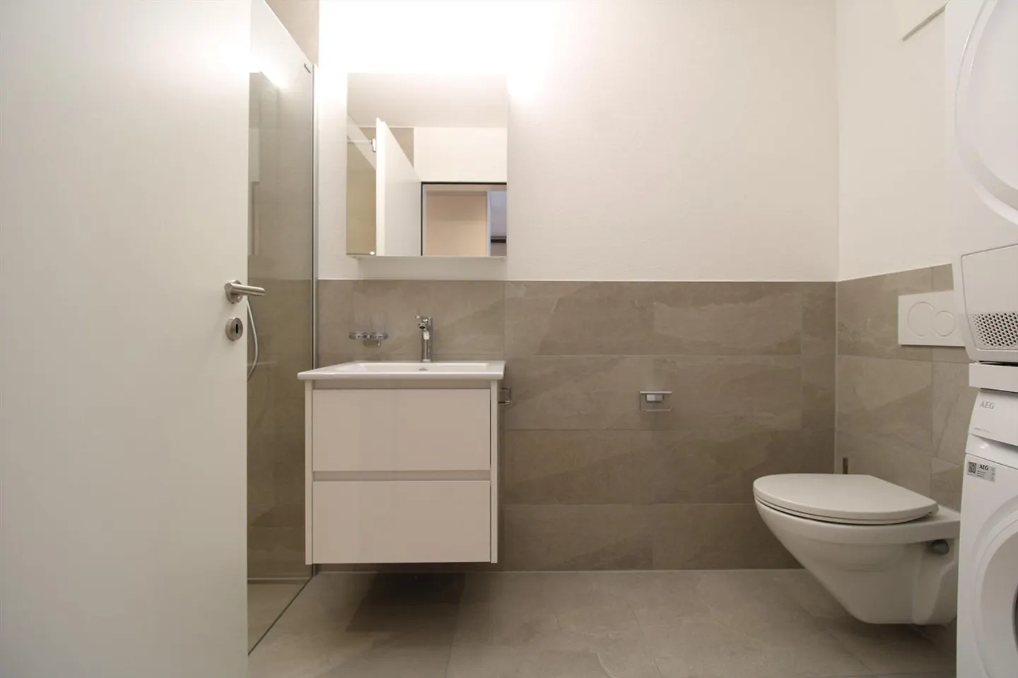 Moderne 2.5 Zimmerwohnung mit Sitzplatz - Foto 5 von 5