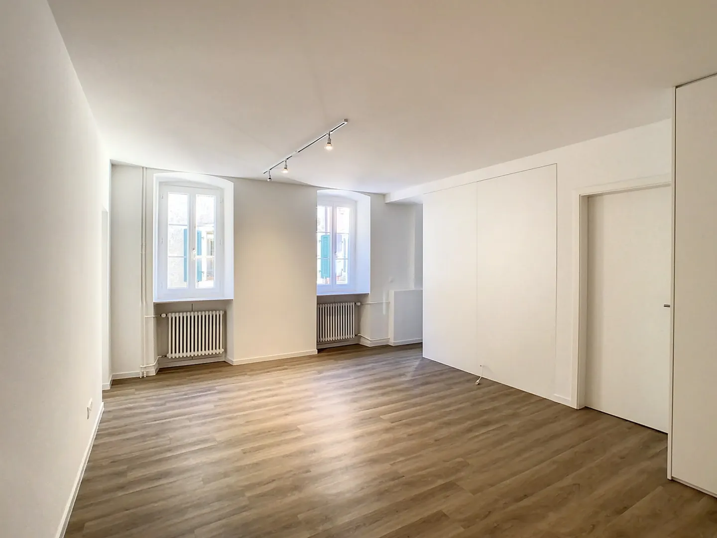 ESCLUSIVITÀ - Incantevole appartamento nel centro di Aubonne - Foto 4 di 11