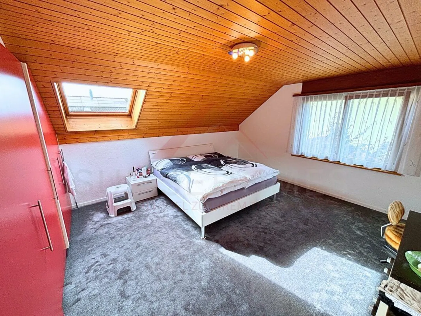 Une maison avec cœur, histoire et espace de vie - Votre oasis familiale à Worben - Photo 5 sur 16