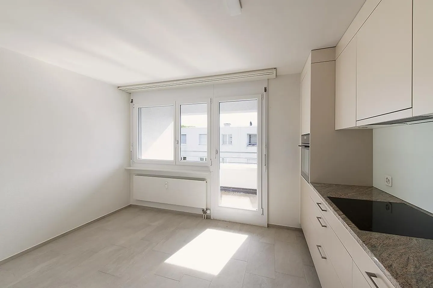 Geräumige 5.5-Zimmer Attika - Foto 3 von 12