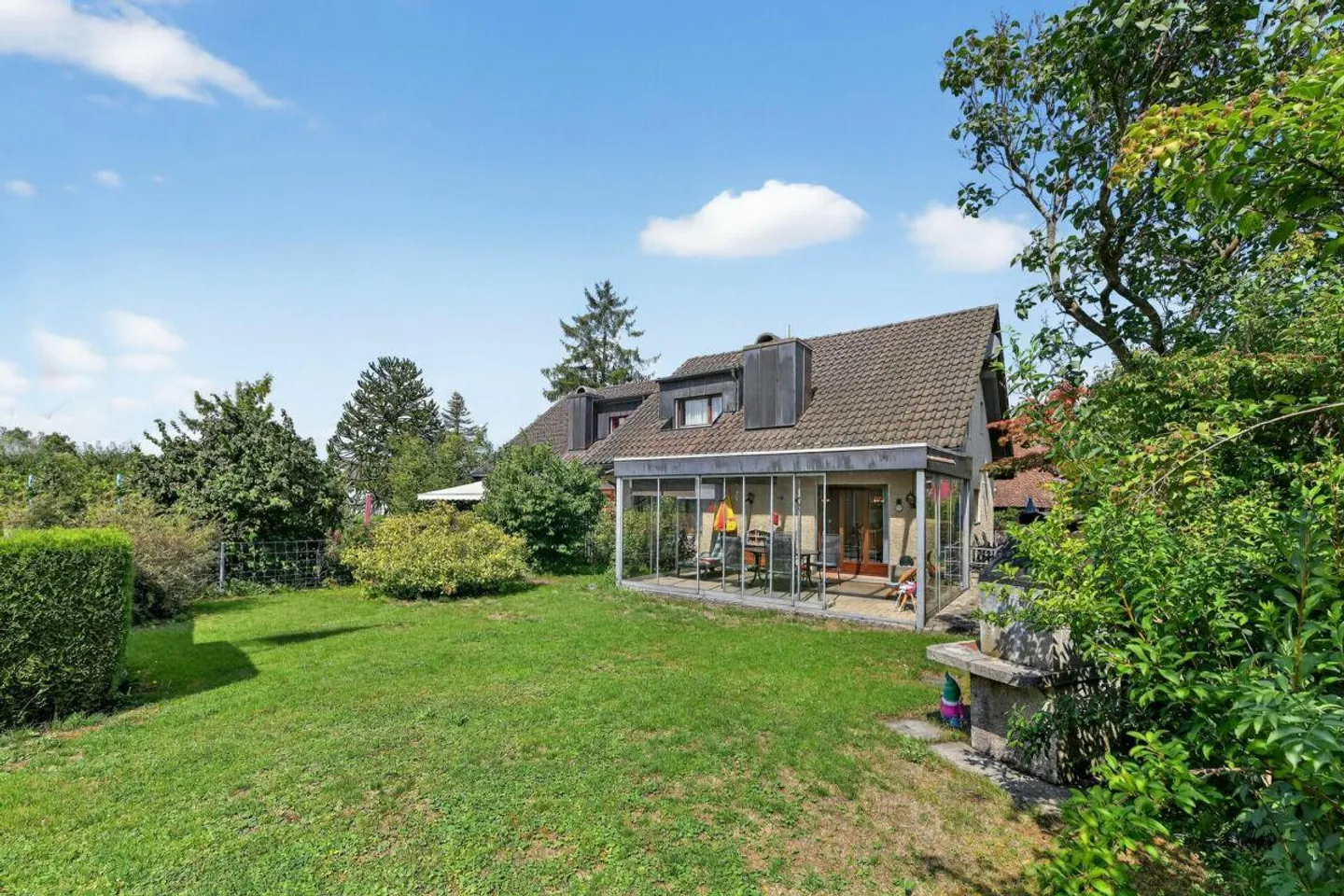 Paradis familial ensoleillé et calme avec jardin près de Kreuzlingen - Photo 1 sur 28