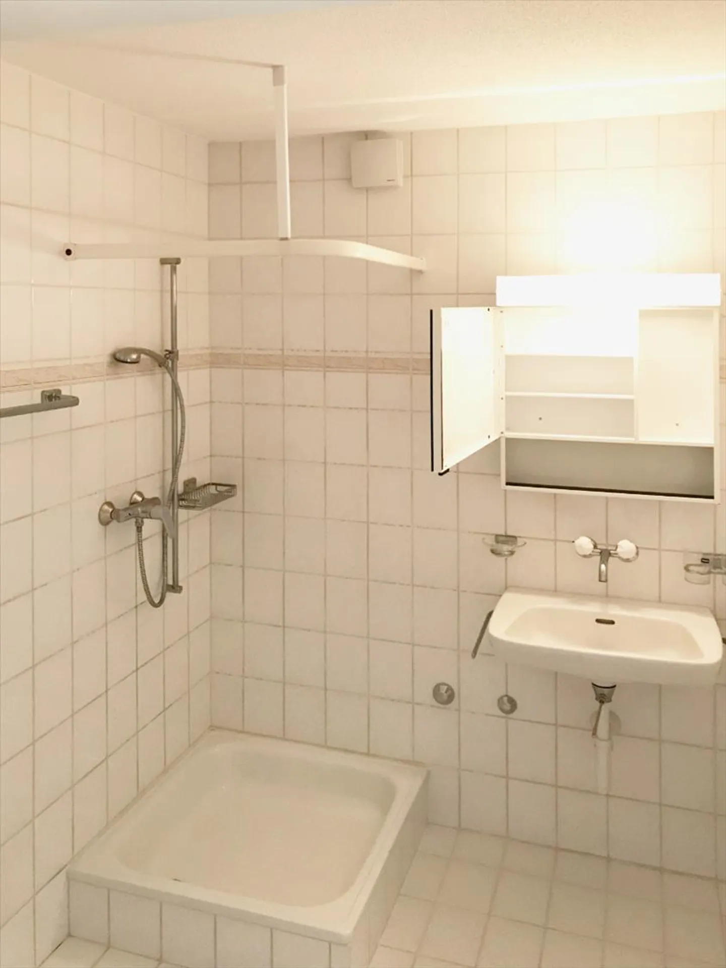 Joli appartement de 2œ pièces avec terrasse - Photo 6 sur 7