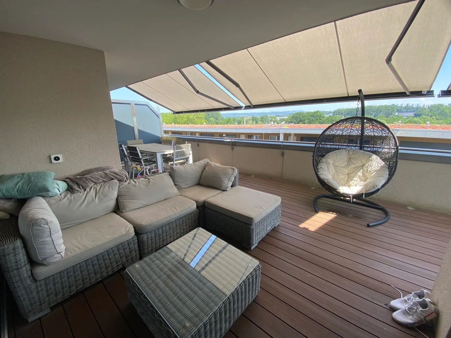 Appartement en attique avec 4,5 pièces et terrasse de 33m2 à Echandens - Photo 1 sur 8