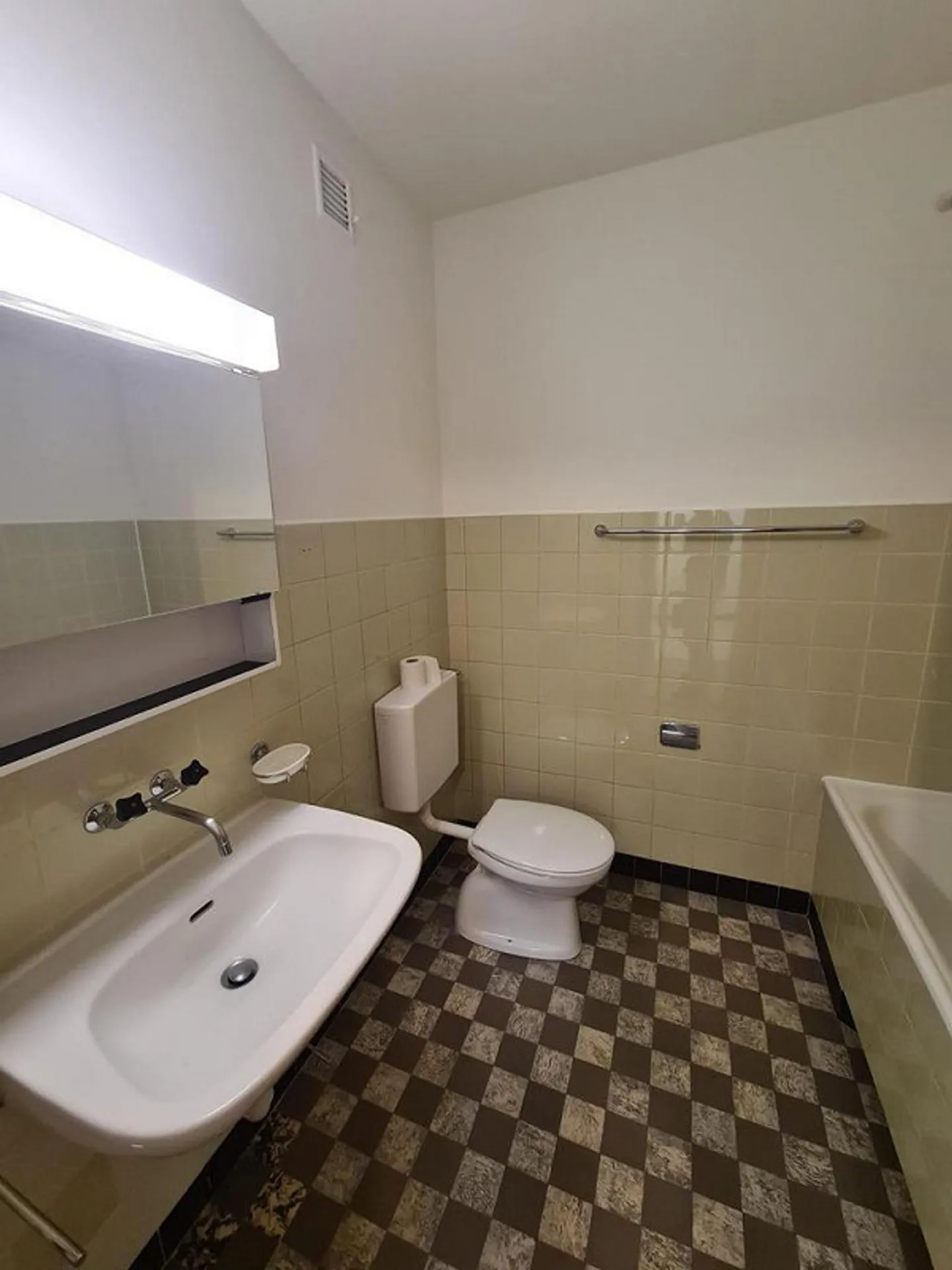 Practical 1-room apartment in the Iselin district - Photo 4 of 6