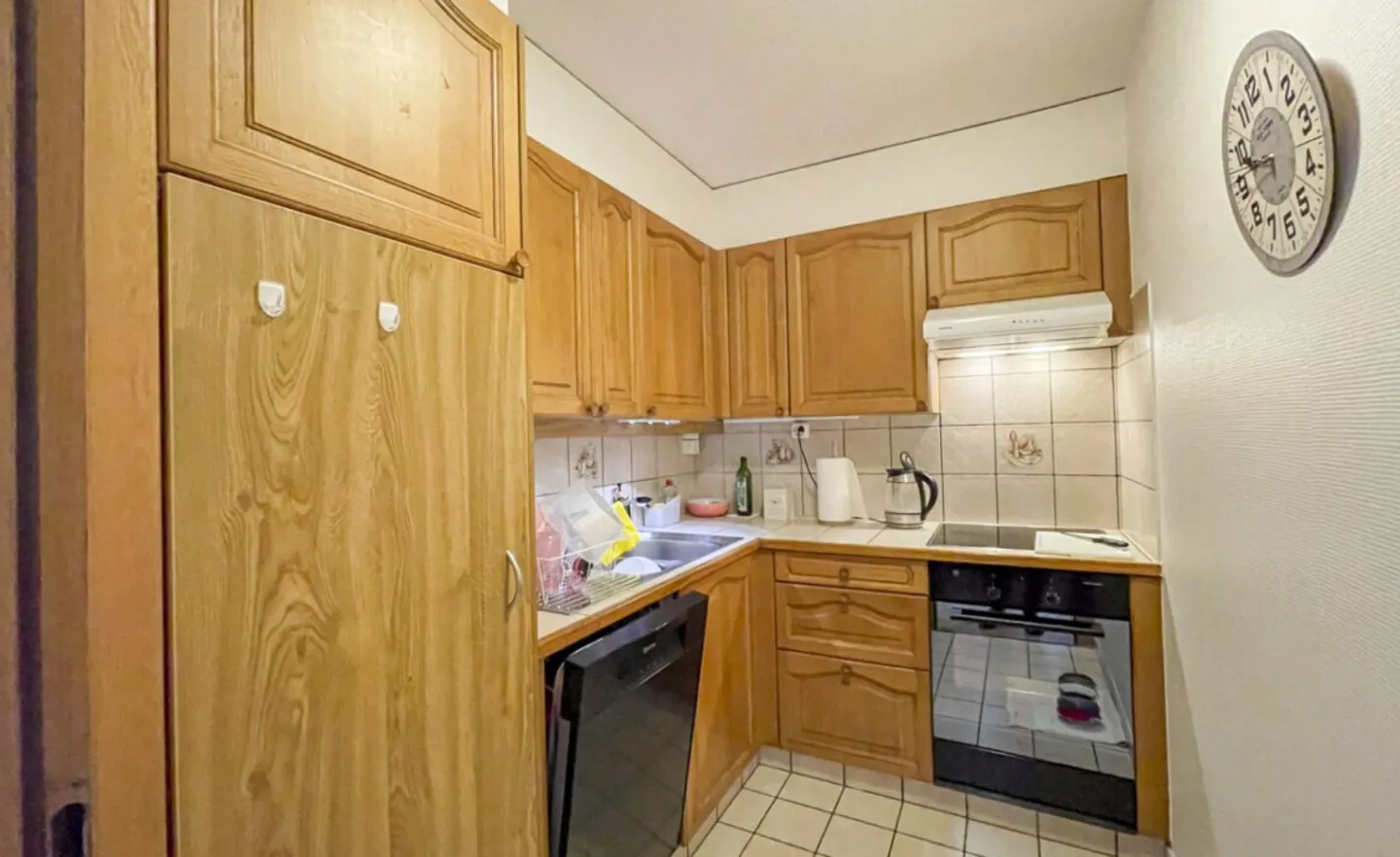 3.5 ROOM APARTMENT WITH BALCONY - ALREADY RENTED, IMMEDIATE RETURN FOR INVESTORS - Photo 9 of 13