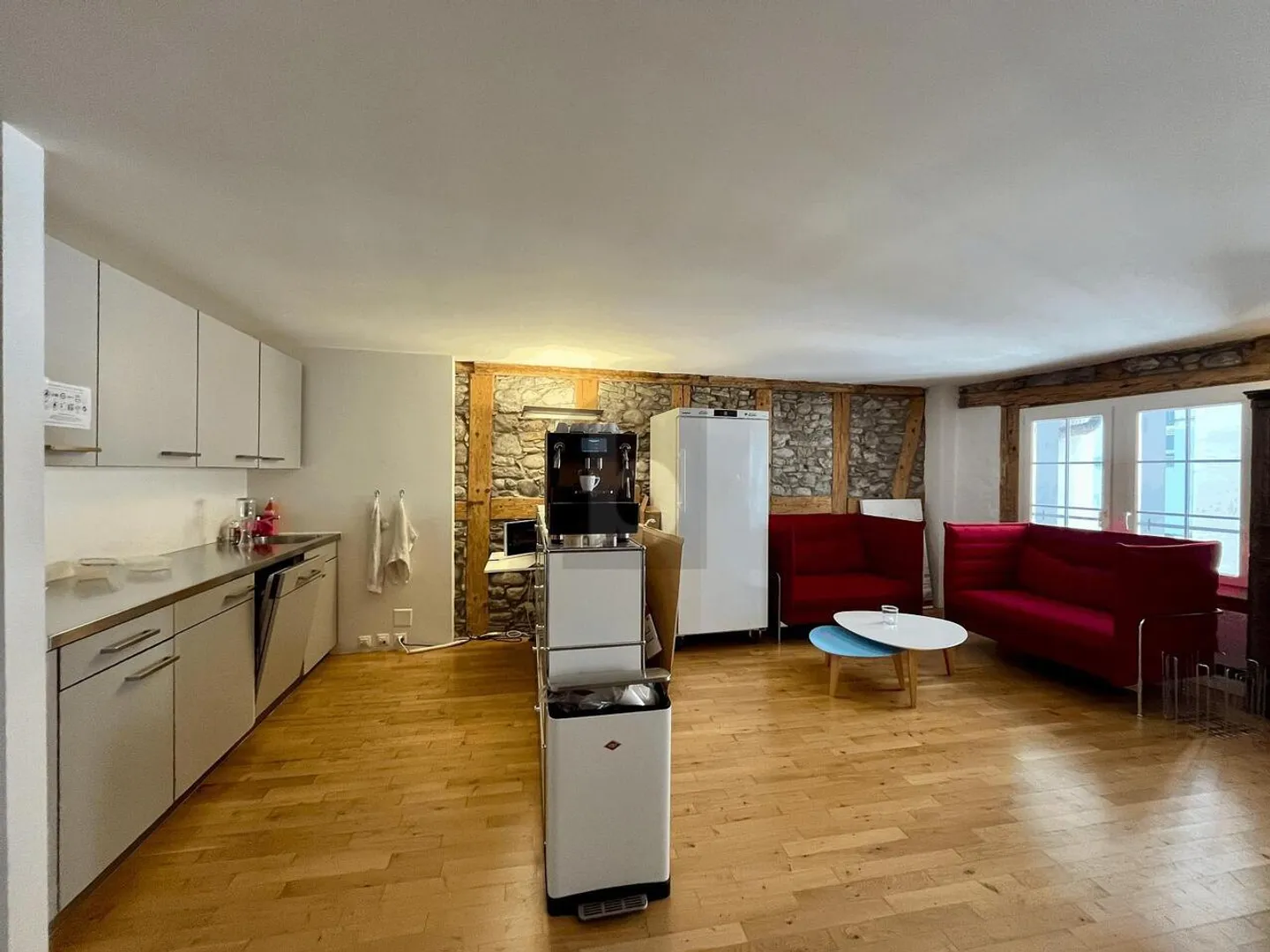 TOP LOCATION NEAR CENTRAL WITH LARGE ROOFTERRACE - Photo 5 of 6