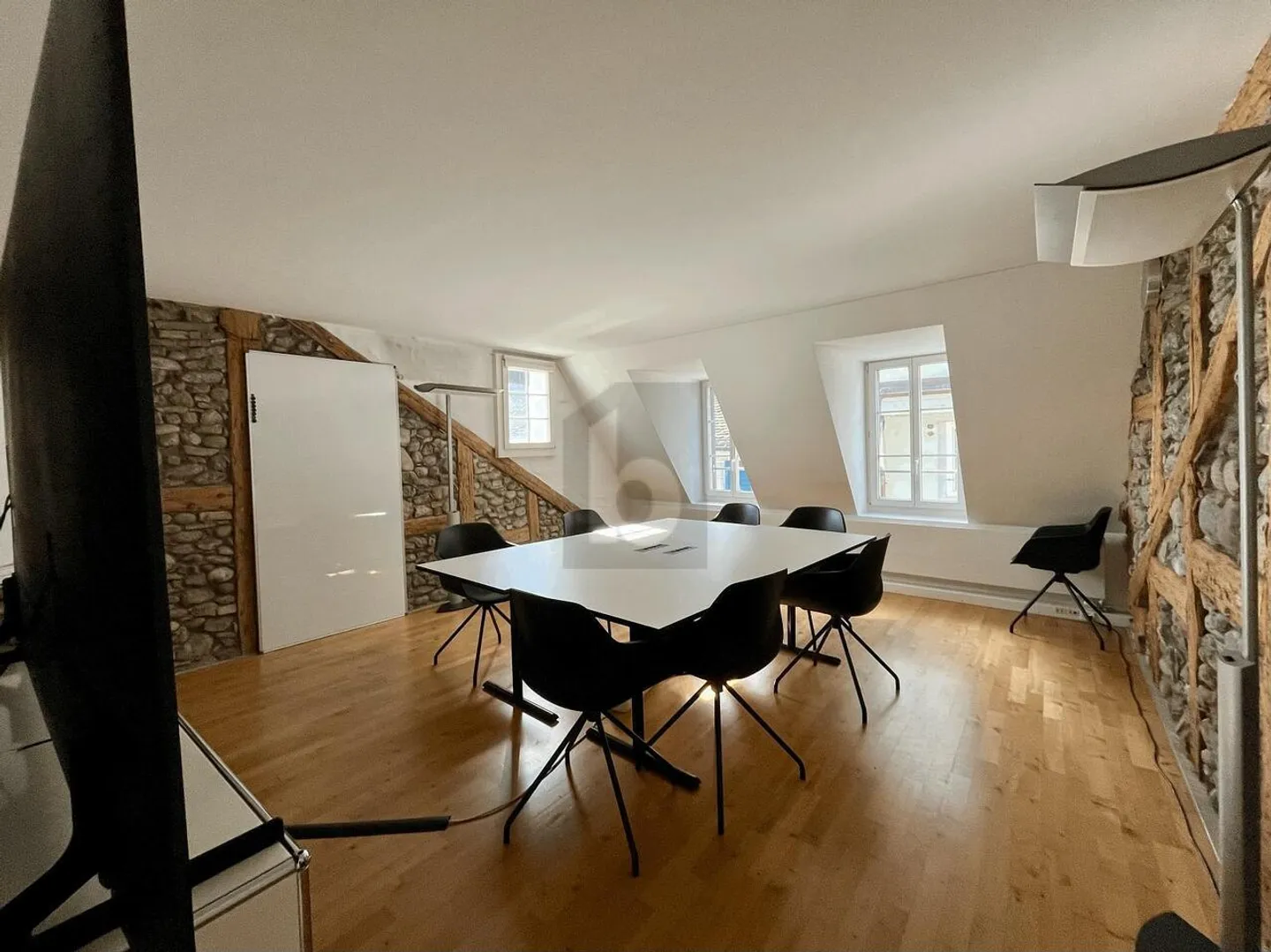 TOP LOCATION NEAR CENTRAL WITH LARGE ROOFTERRACE - Photo 4 of 6