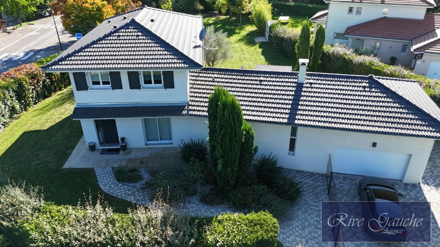 Villa d'architecte avec 5 chambres (F-74) - Photo 2 sur 13