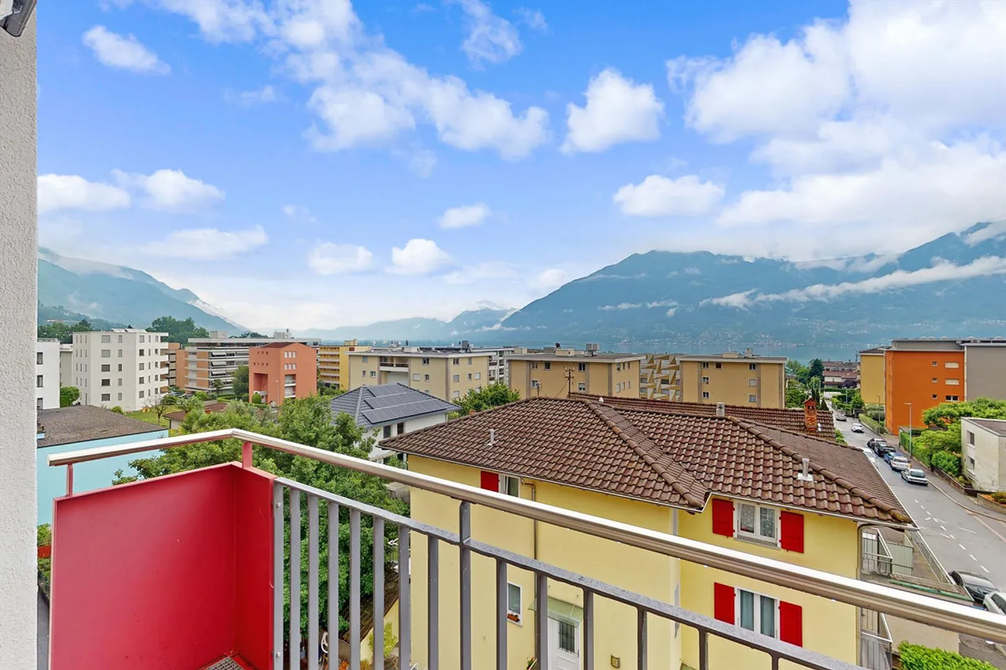 Geräumige Wohnung mit Seeblick - Foto 2 von 9