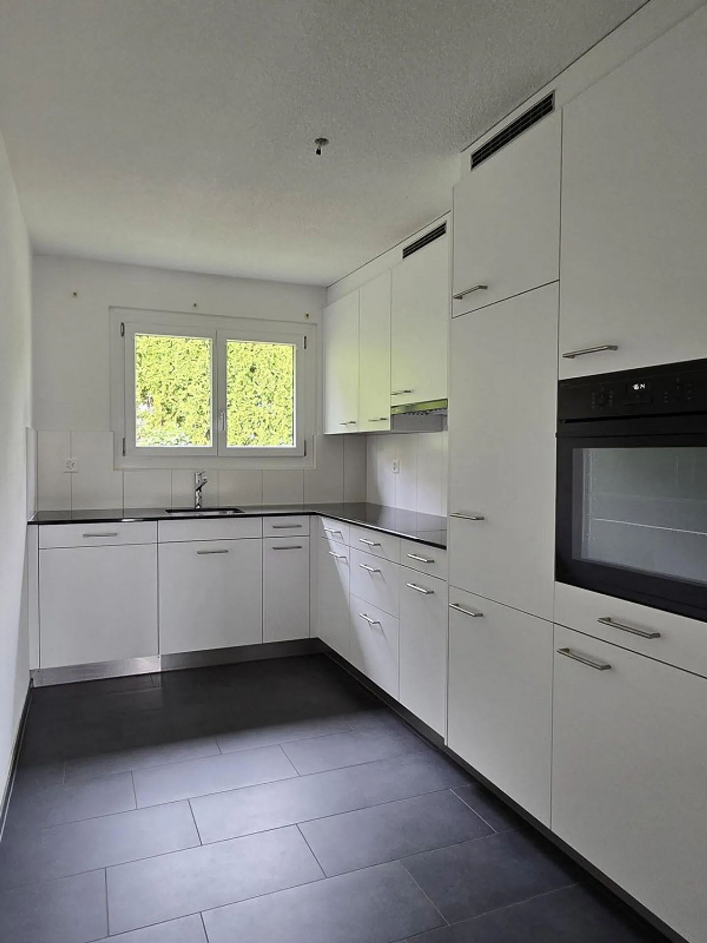 Sonnige sanierte 3½ Zimmer-Wohnung - Foto 5 von 13