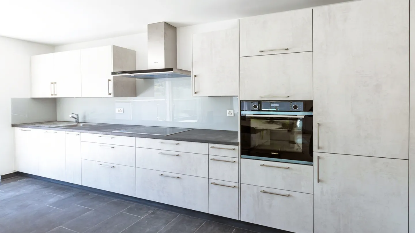 ZU VERMIETEN PRACHTVOLLES PENTHOUSE 4.5 ZIMMER IN MONTHEY - Foto 3 von 9