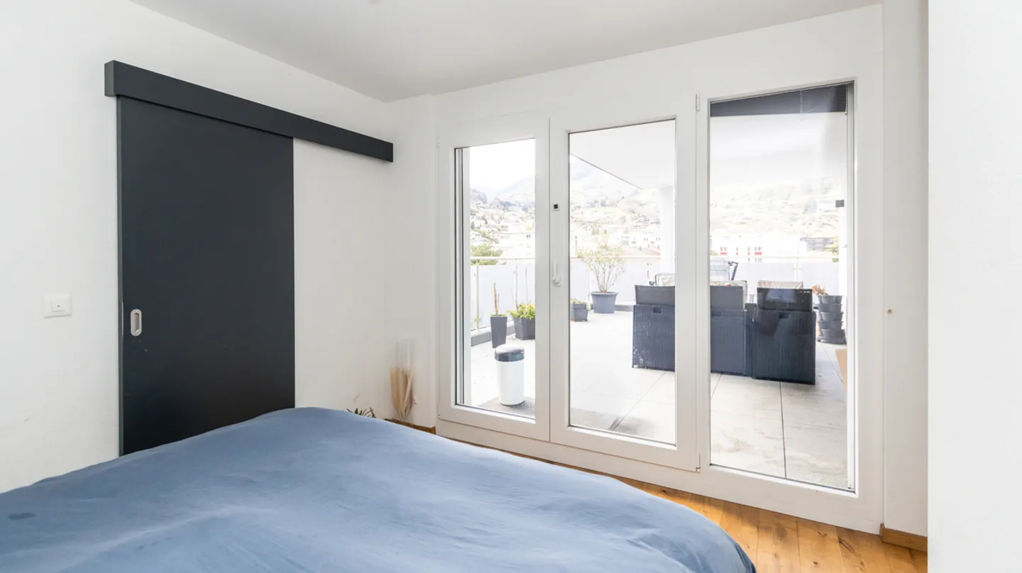 ZU VERMIETEN PRACHTVOLLES PENTHOUSE 4.5 ZIMMER IN MONTHEY - Foto 4 von 9