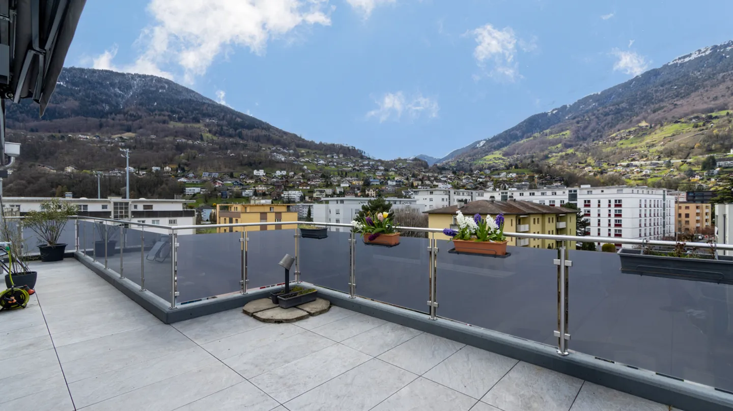 ZU VERMIETEN PRACHTVOLLES PENTHOUSE 4.5 ZIMMER IN MONTHEY - Foto 7 von 9