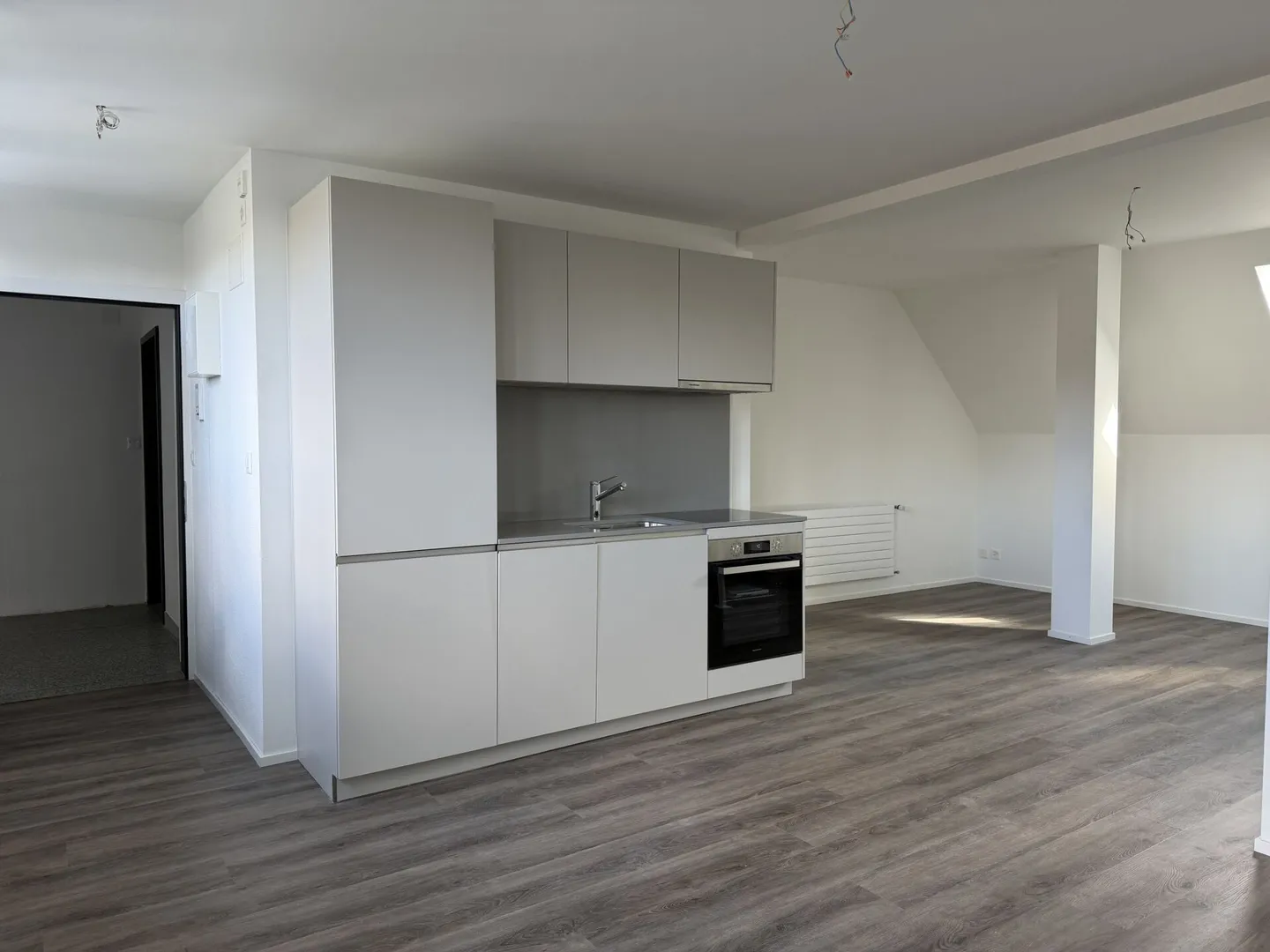 Luminoso, completamente ristrutturato appartamento duplex 2.5 camere - Foto 2 di 9