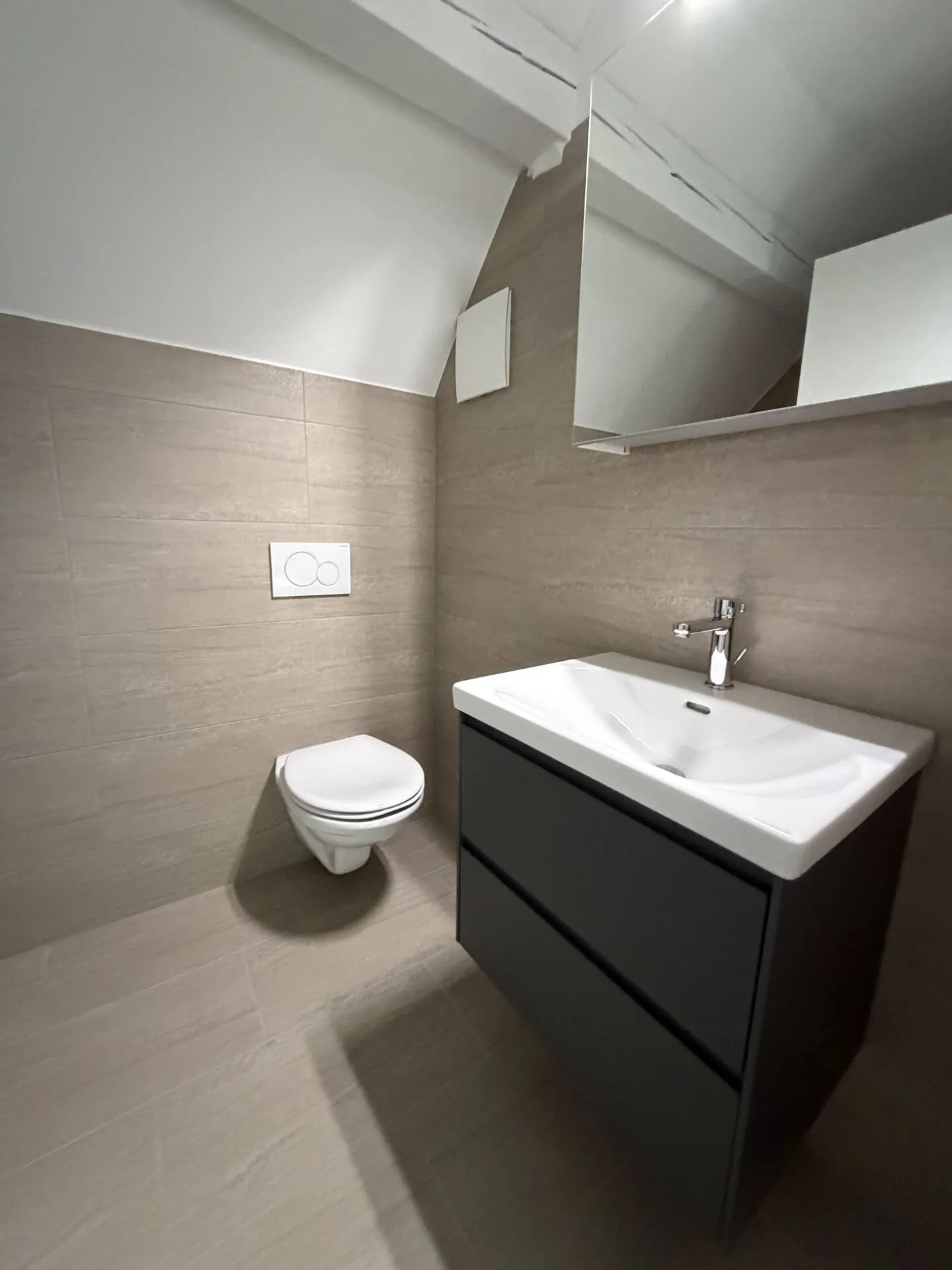 Luminoso, completamente ristrutturato appartamento duplex 2.5 camere - Foto 6 di 9