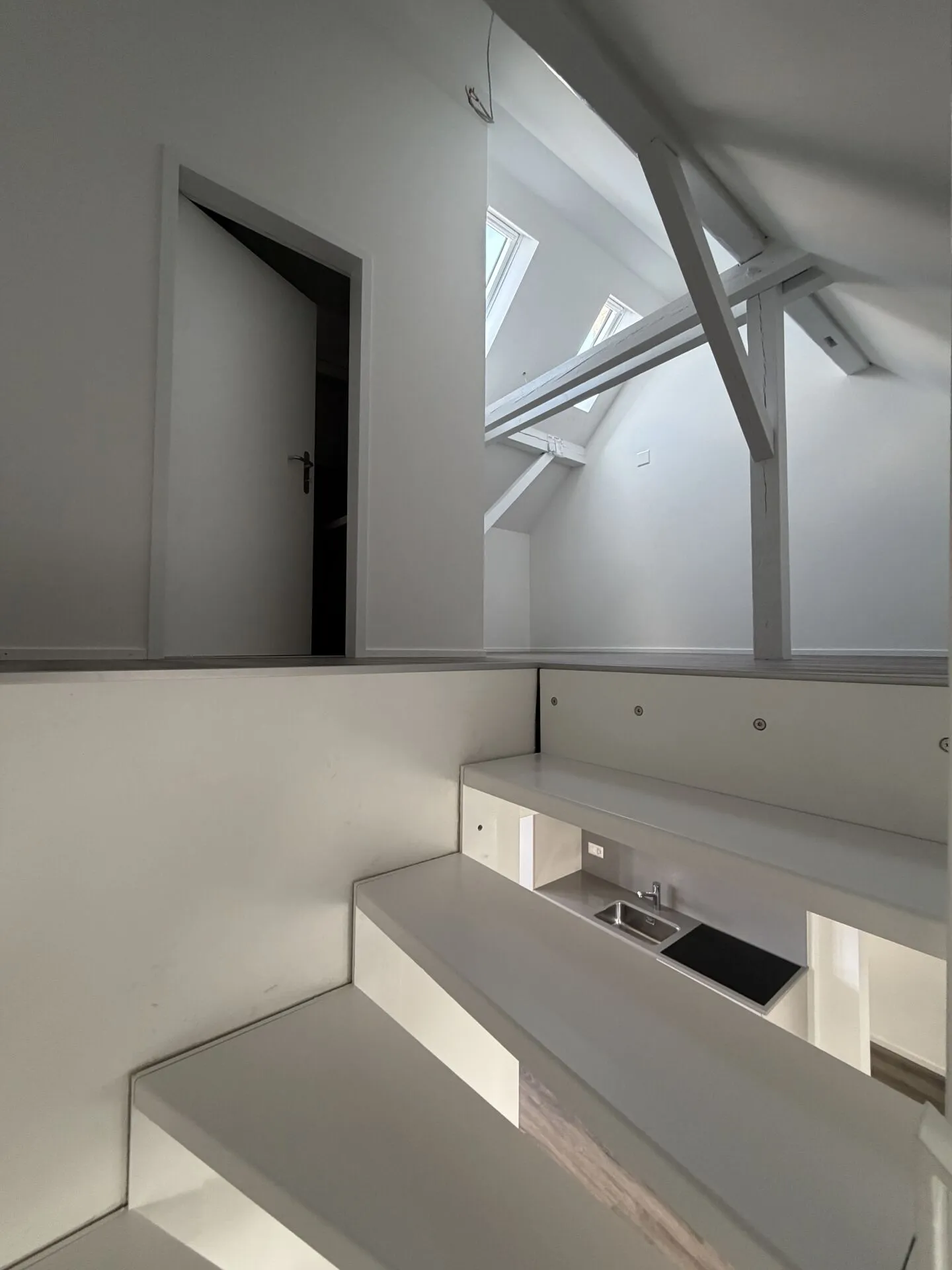 Luminoso, completamente ristrutturato appartamento duplex 2.5 camere - Foto 7 di 9