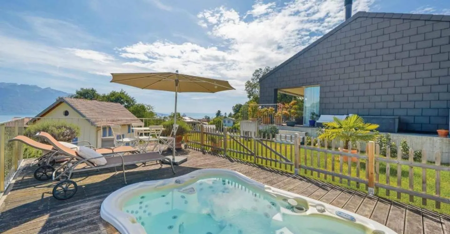 Charming Apartment with Lake View - Photo 1 of 4