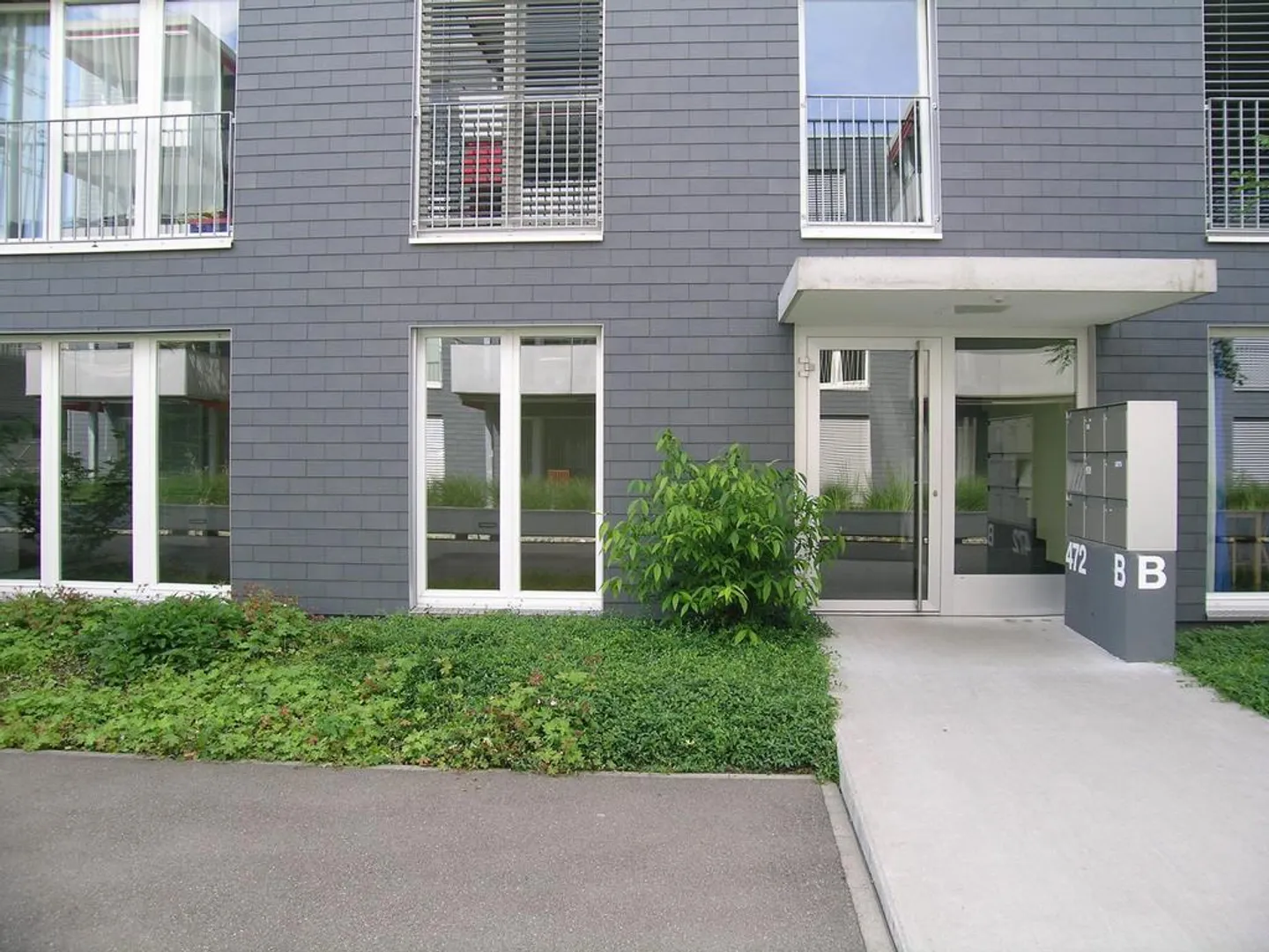 Appartement spacieux de 5,5 pièces près de l'arrêt de tram Seebacherplatz - Photo 6 sur 6