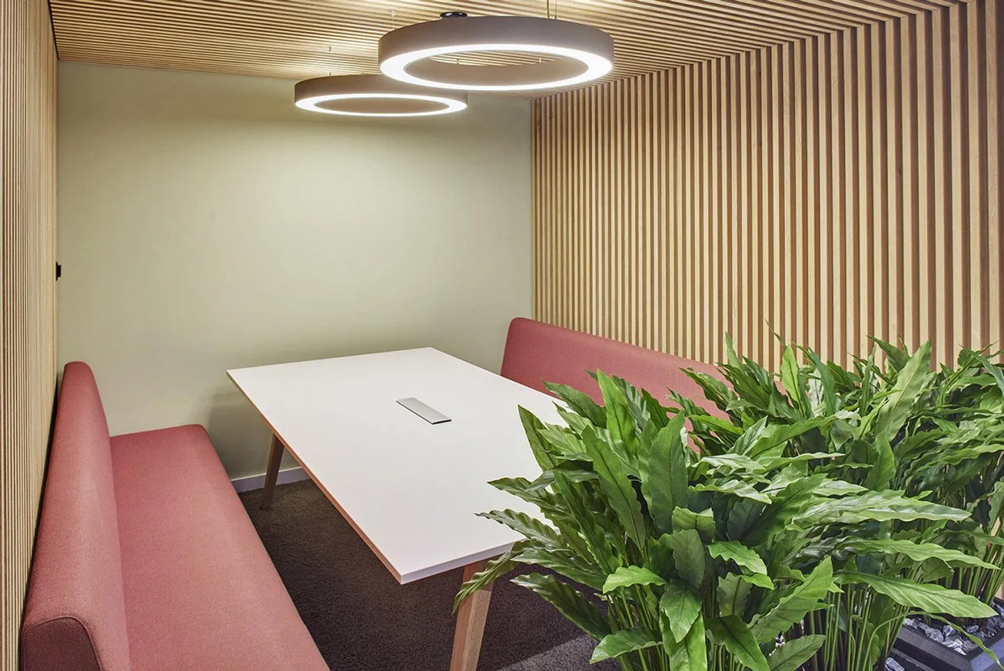 Bureau d'équipe pour jusqu'à 6 personnes efficace, calme, prêt à l'emploi - Of... - Photo 7 sur 11