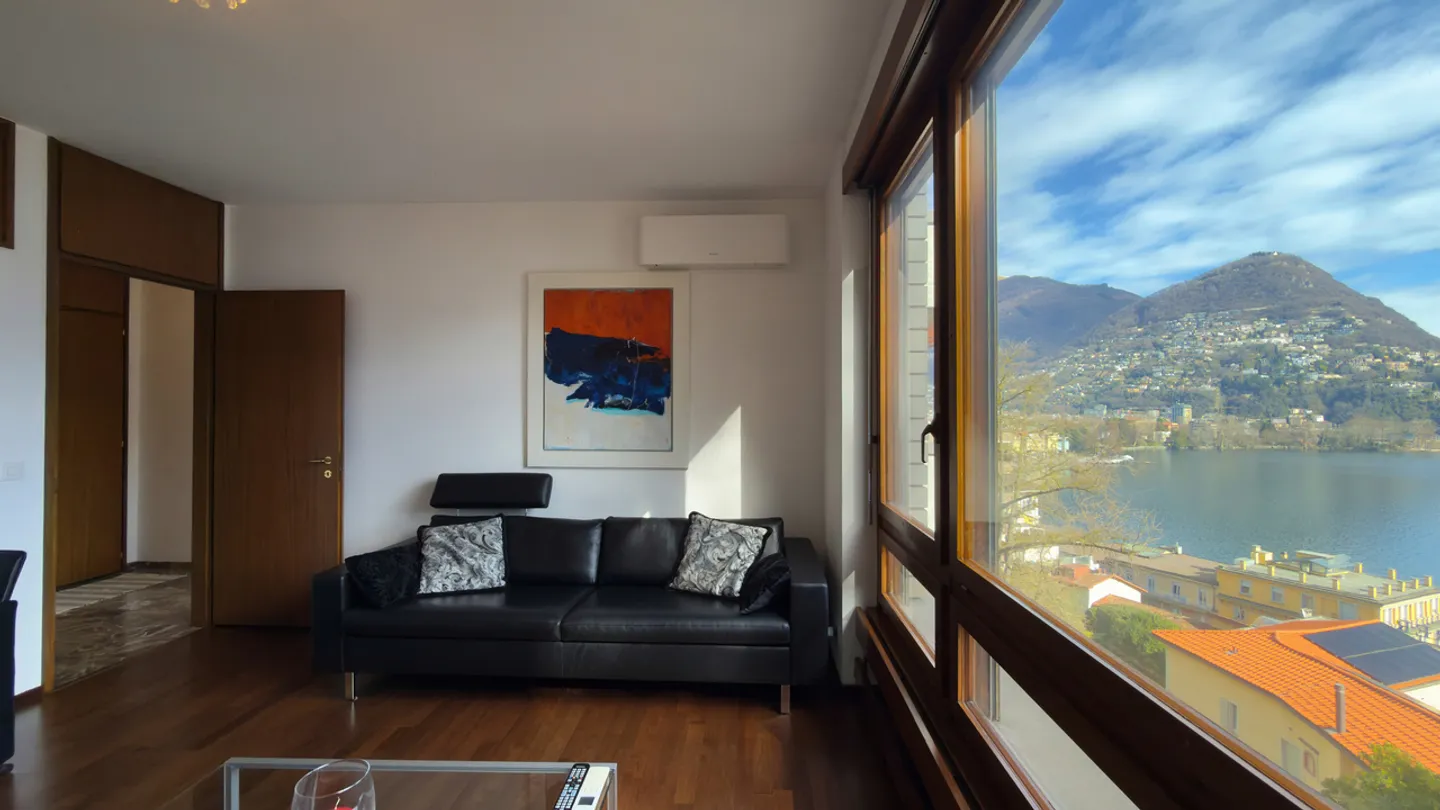 Ein Pied-à-Terre im Zentrum von Lugano mit dominanter Aussicht - Foto 2 von 15