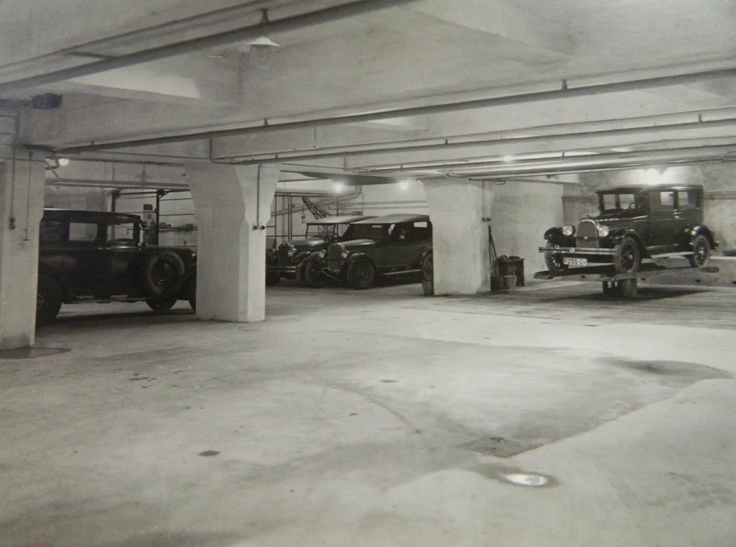 Place de parking (service voiturier) au centre de Zurich - Photo 5 sur 5
