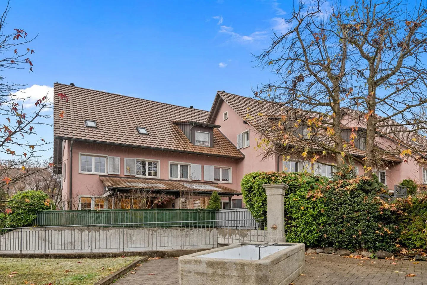 Idylle familiale dans un endroit calme - Photo 8 sur 13