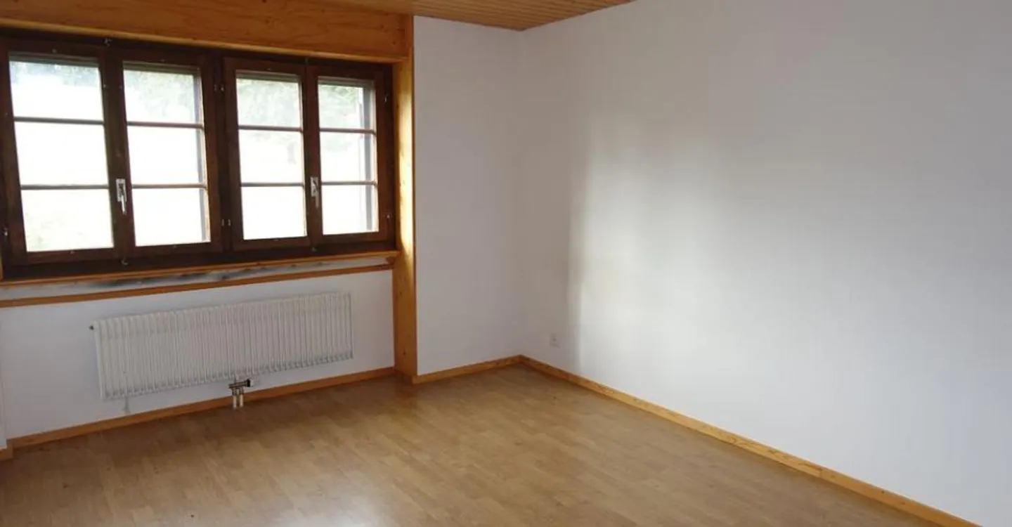 Les Reussilles - 4,5-Zimmer-Wohnung + 2 unabhängige Schlafzimmer + Studio + 3 Pferdeboxen - Foto 10 von 15