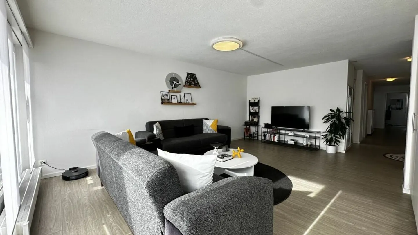 Felicità familiare nel quartiere residenziale centrale - Foto 1 di 9