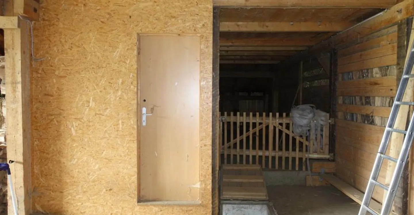 Les Reussilles - 4,5-Zimmer-Wohnung + 2 unabhängige Schlafzimmer + Studio + 3 Pferdeboxen - Foto 14 von 15